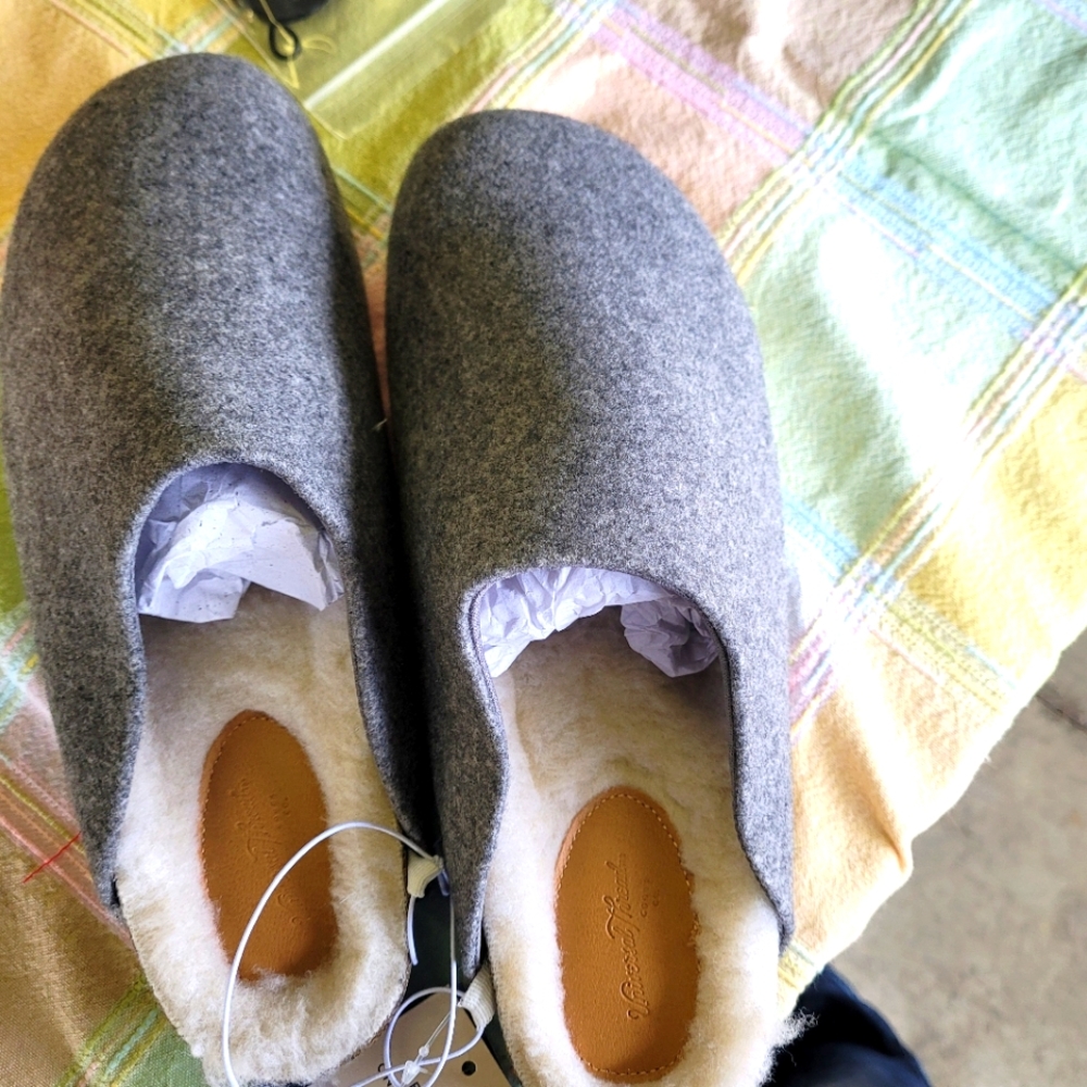 Brand new with tags Universal Thead house shoes